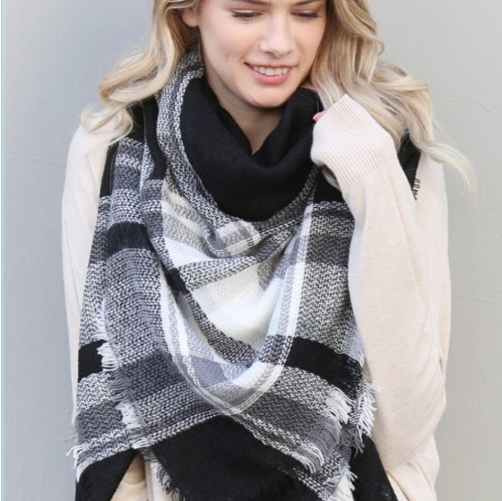 Blanket Fringed Scarf